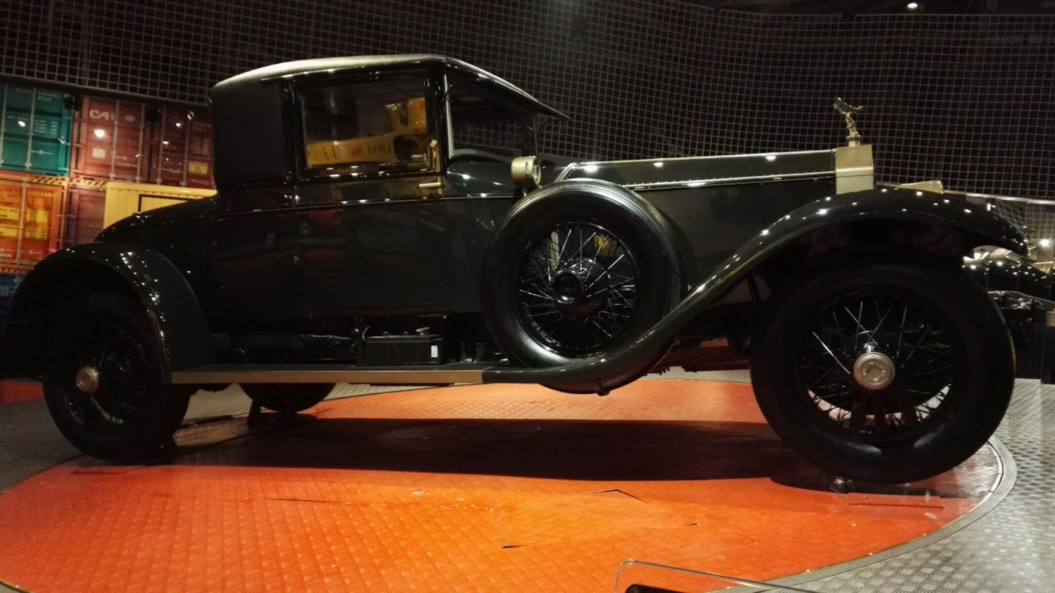 {網上賭場}(劳斯莱斯银魅图片大全 限量版)